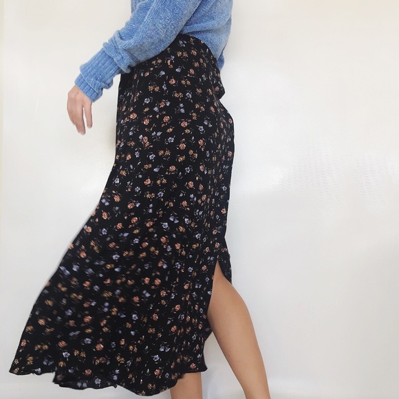 ❌SOLD❌ 2000s floral midi skirt - Picture 2 of 6